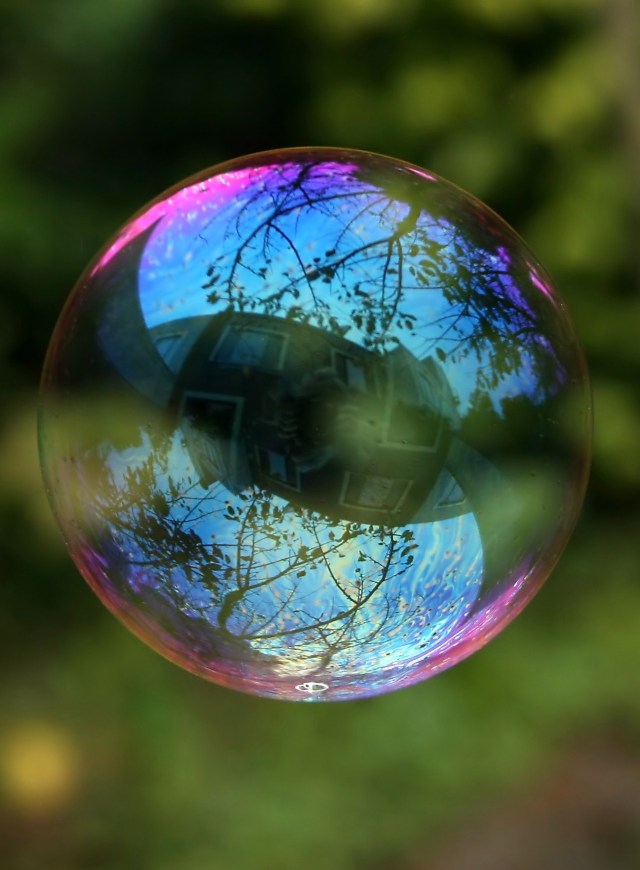Reflection_in_a_soap_bubble_edit[1]